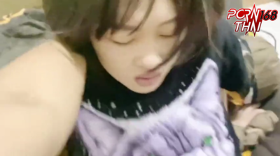 คลิปหลุดไทย18+ youjizz หลุดวัยรุ่นจับแฟนเย็ดตอนดูหนัง หนังมันมีฉากเย็ดเลยเงี่ยน จับแหวกกางเกงในเอาหีซะเลย สาวเหนือขาวหมวยโดนเย็ดสดน้ำแตกคากางเกงใน