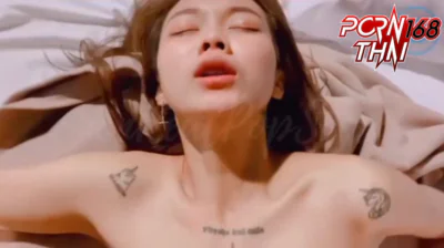 คลิปหลุดOnlyfans น้องป๊อป iamrealpopster วัยรุ่นไทย สาวไทยน่ารักงานดีมีรอยสัก แถมยังลีลาเด็ด โดนผัวจับเย็ดสดควยกระแทกหีครางเสียวลั่นห้อง เย่อหีสู้กันมันส์ๆ จนแตกในคารู